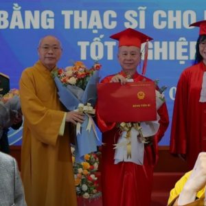 Bộ Giáo dục cần làm rõ Thích Chân Quang có bằng Tiến sĩ ‘dỏm’ bằng cách nào?