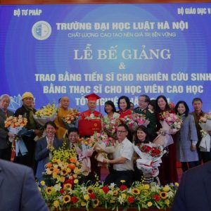 Thích Chân Quang “tới số”, “hầm phốt” Đại học Luật bung nắp!