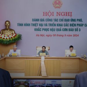 Sau bão, Thủ Chính khéo léo “móc túi dân giúp dân”!